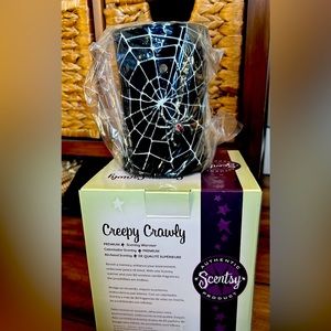 New in Box Creepy Crawly Scentsy Warmer
